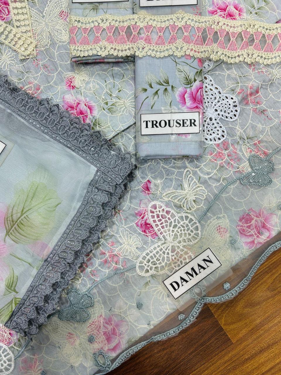 ☆Brand Name : MARIA B (Butterfly)☆  ☆Design Code : MPT-2901☆  Fabric Details :  Lawn & Chiffon☆